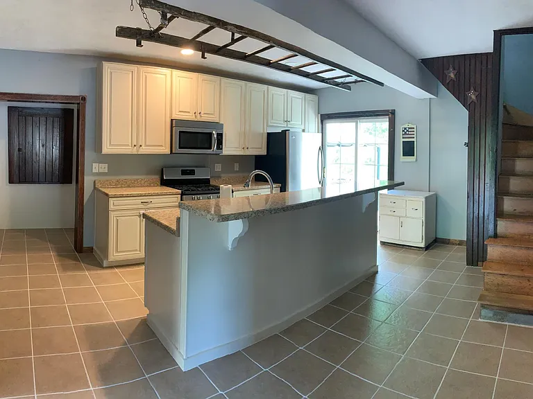501 Little Creek Rd — Photo 6