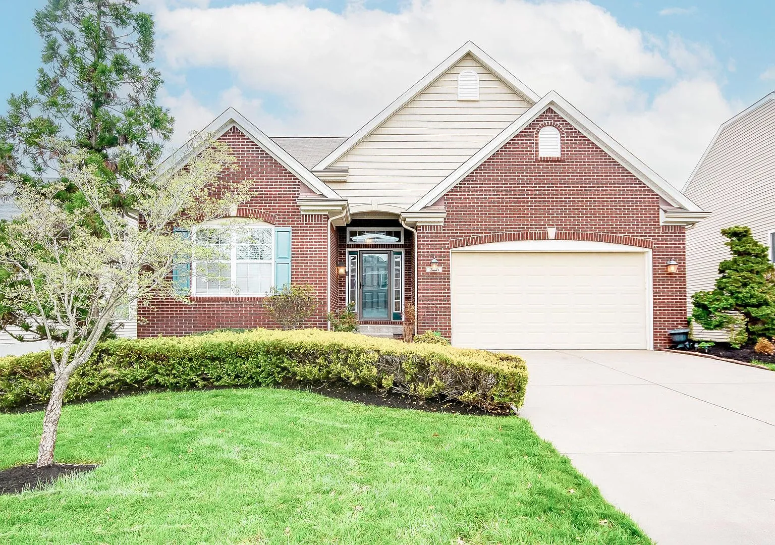 East Jefferson Large Home For Rent — Photo 1