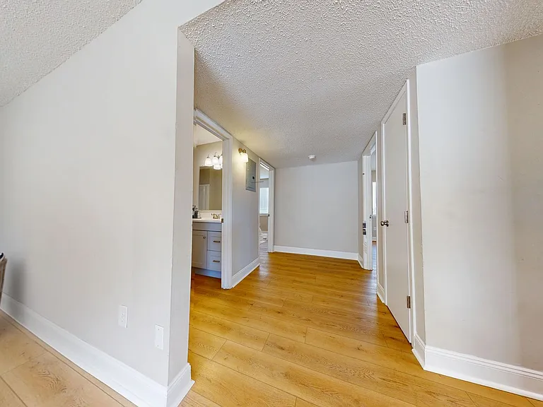 Gulf View Apartments — Photo 71