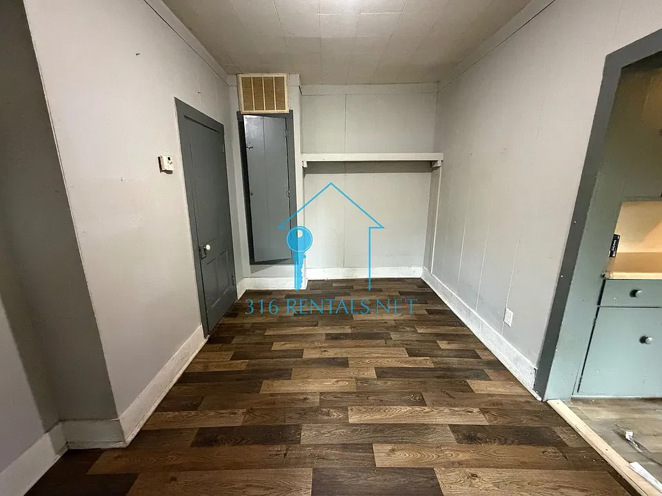 307 N Elm St