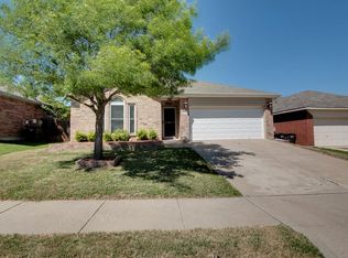 8705 Gaines Dr, Fort Worth, TX 76244