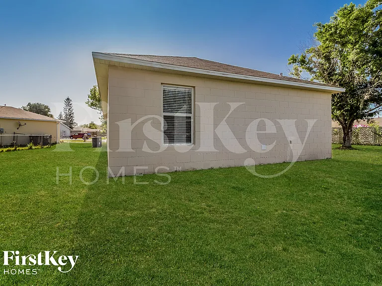 711 Hamster Way — Photo 14