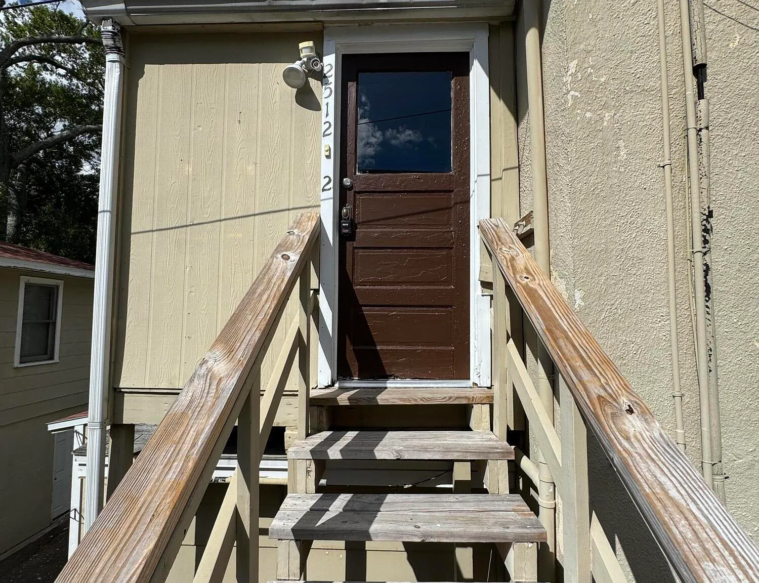 2 bed, 1.0 bath, 1100 sqft, $1,900 — Photo 2