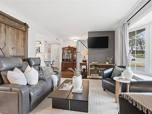 5th image of 65 Rolston Dr