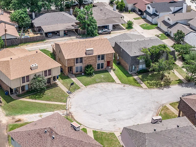 2207 Chase Ct — Photo 37