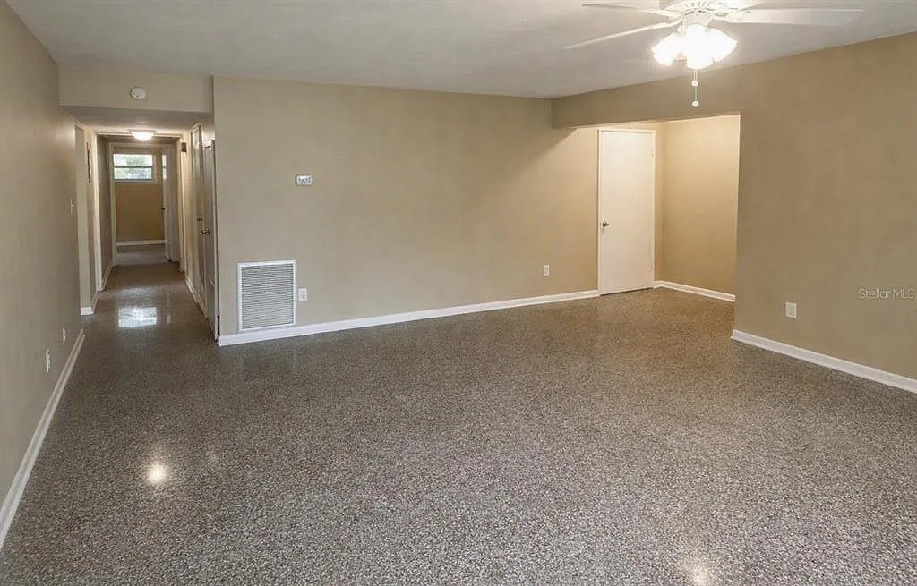 3 bed, 2.0 bath, 1227 sqft, $1,950 — Photo 2