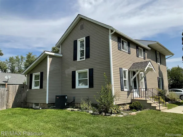 505 E Frank St, Fowlerville, MI 48836