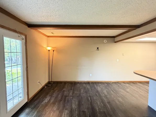 713 NE Ball Dr APT A, Lees Summit, MO 64086