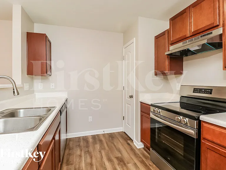 7429 Hidden Creek Dr — Photo 7