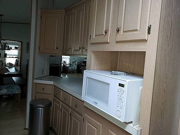 4th image of 431 Kingslake Dr