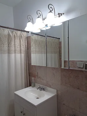 Rented by Metropolitan Equities | media 17