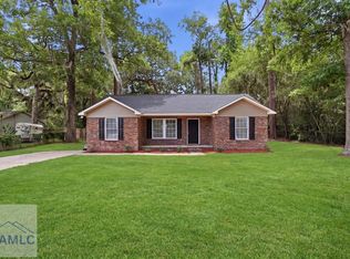 1384 Lake Dr, Midway, GA 31320