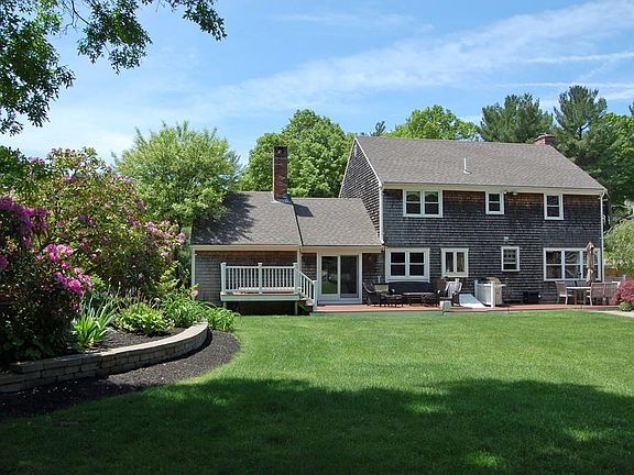 2nd image of 28 Sleepy Hollow Dr