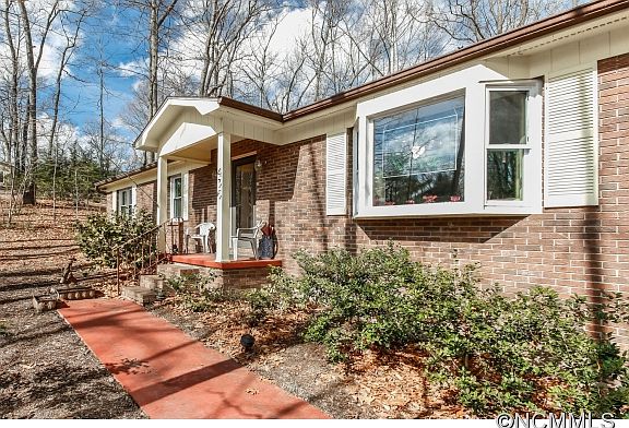 2nd image of 436 Fawnview Ln