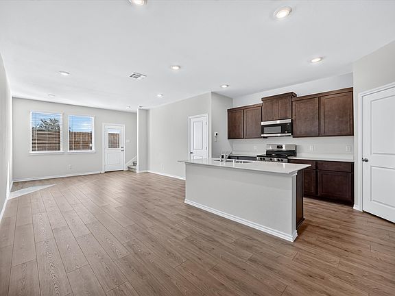 3rd image of 6205 Silver Maple Way