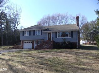 15 Whalley Rd, Trumbull, CT 06611