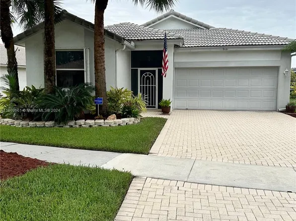 9121 Bay Point Cir, West Palm Beach, FL 33411