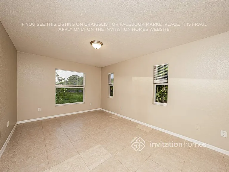 1660 E Breezy Ln — Photo 7