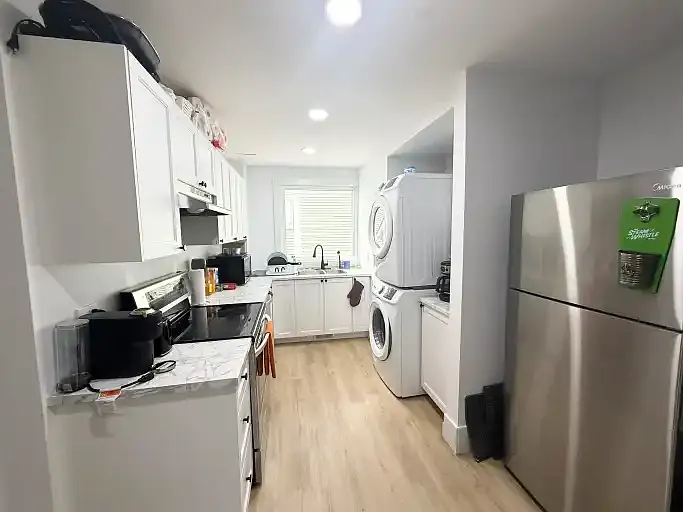 5 bed, 2.0 bath, $700 — Photo 3