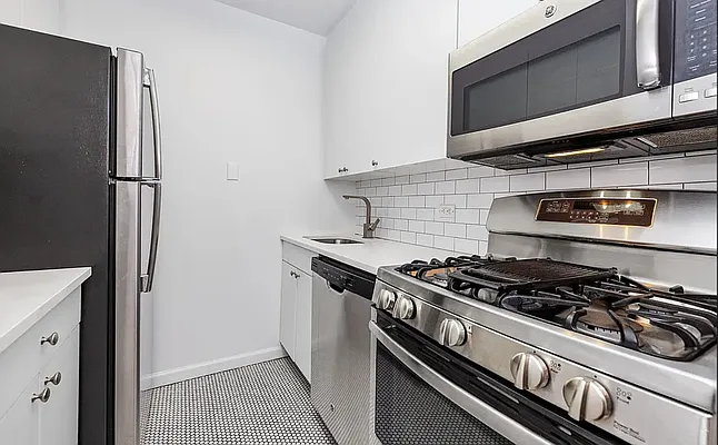 Rented by REAL New York | media 3