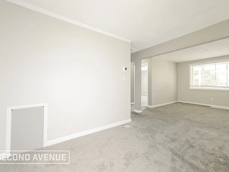 127 Stowe Dr — Photo 9
