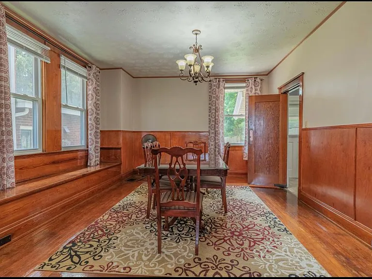 1839 Jefferson Ave — Photo 9