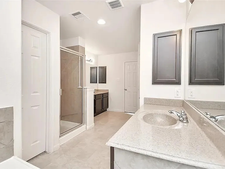6411 Atlasridge Dr — Photo 9