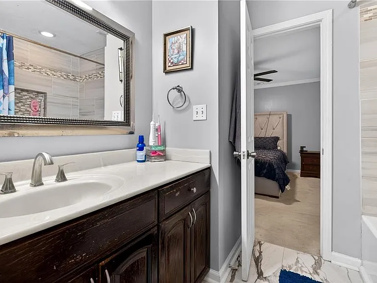 6393 Hawthorne Ter — Photo 30