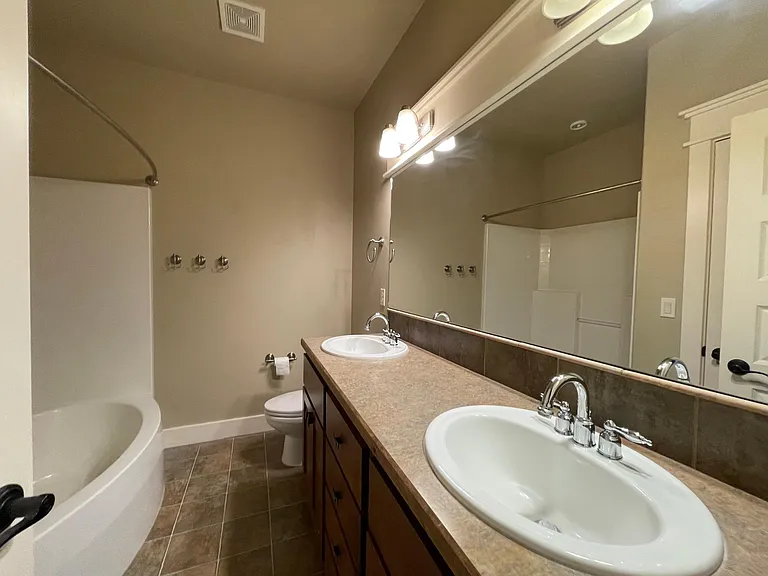 644 N Senora Way — Photo 32