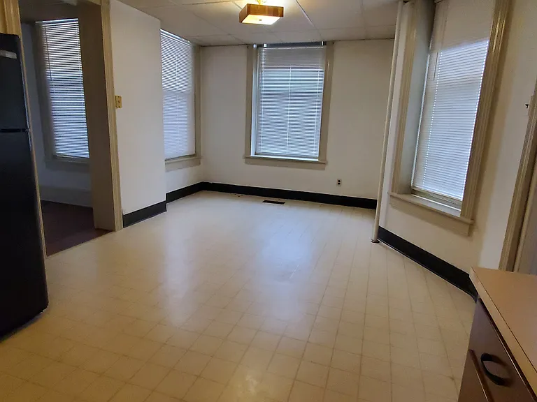234 E Philadelphia Ave #4 — Photo 8