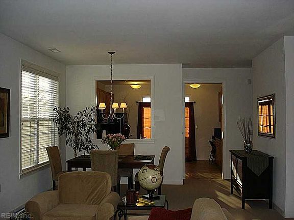 4th image of 452 Blue Beech Way