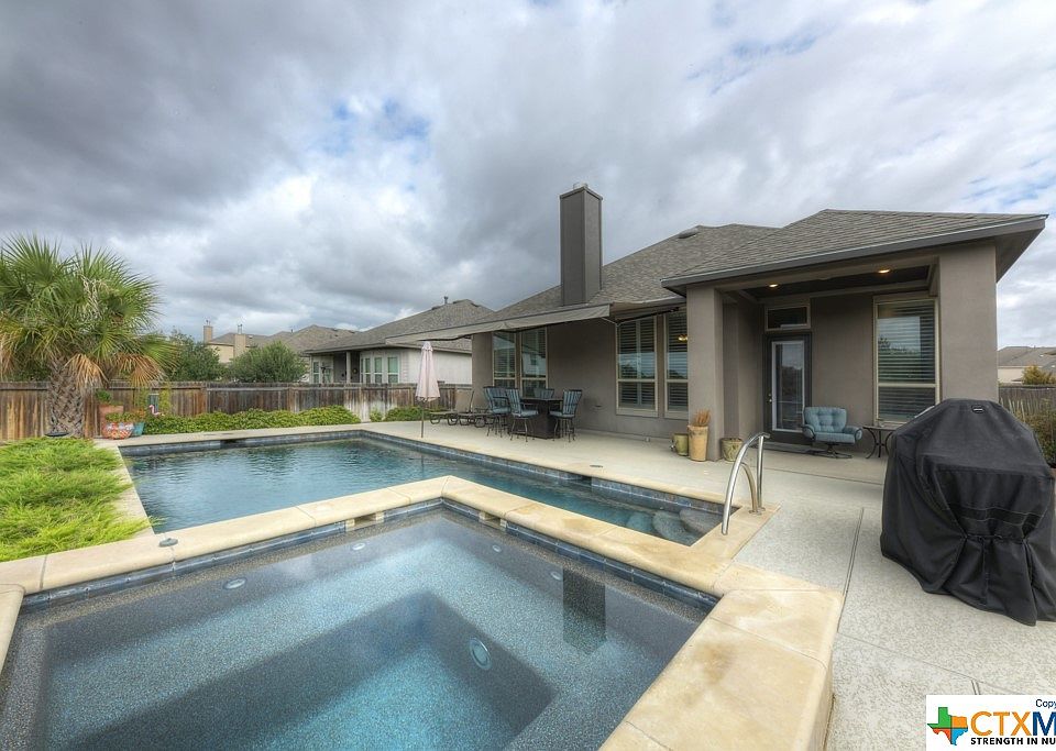 1st image of 1427 Oaklawn Dr