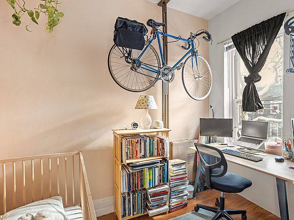 4th image of 203 29th St #3