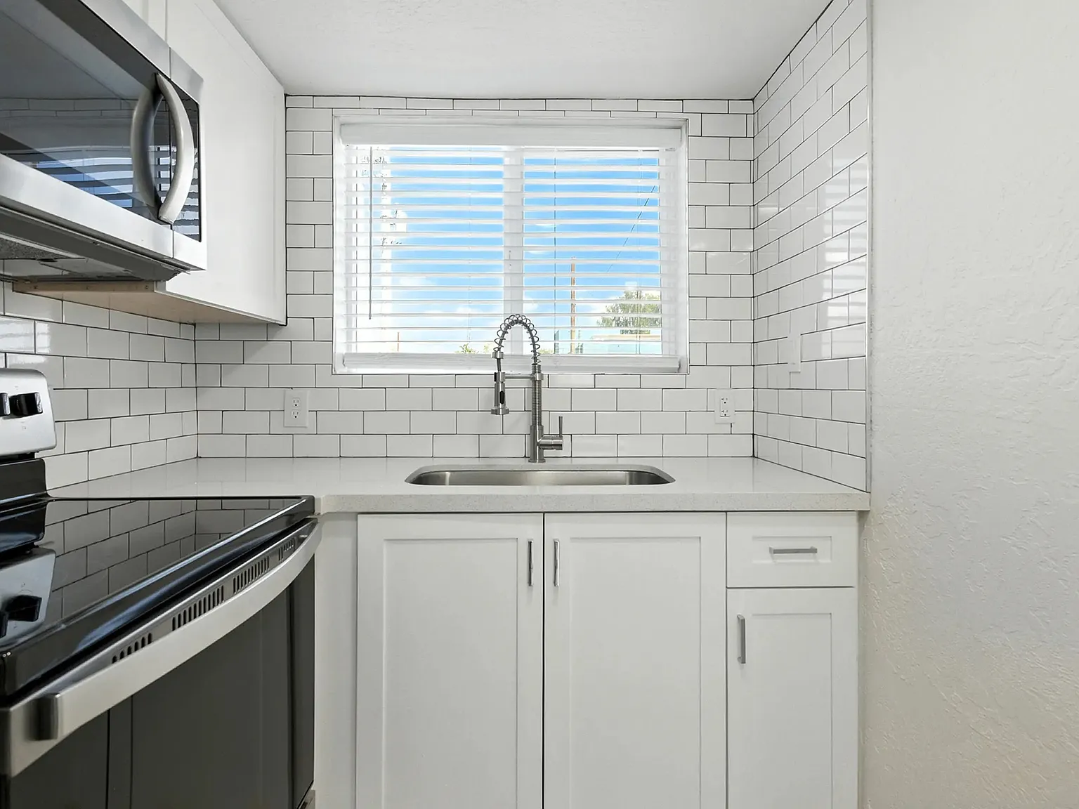 1st Ave Apartments — Photo 4