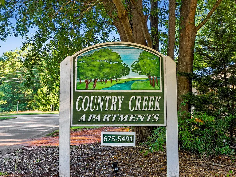 Country Creek Apartments — Photo 33