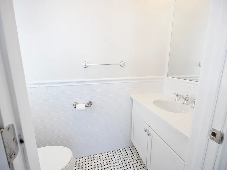 48 Spruce St — Photo 7