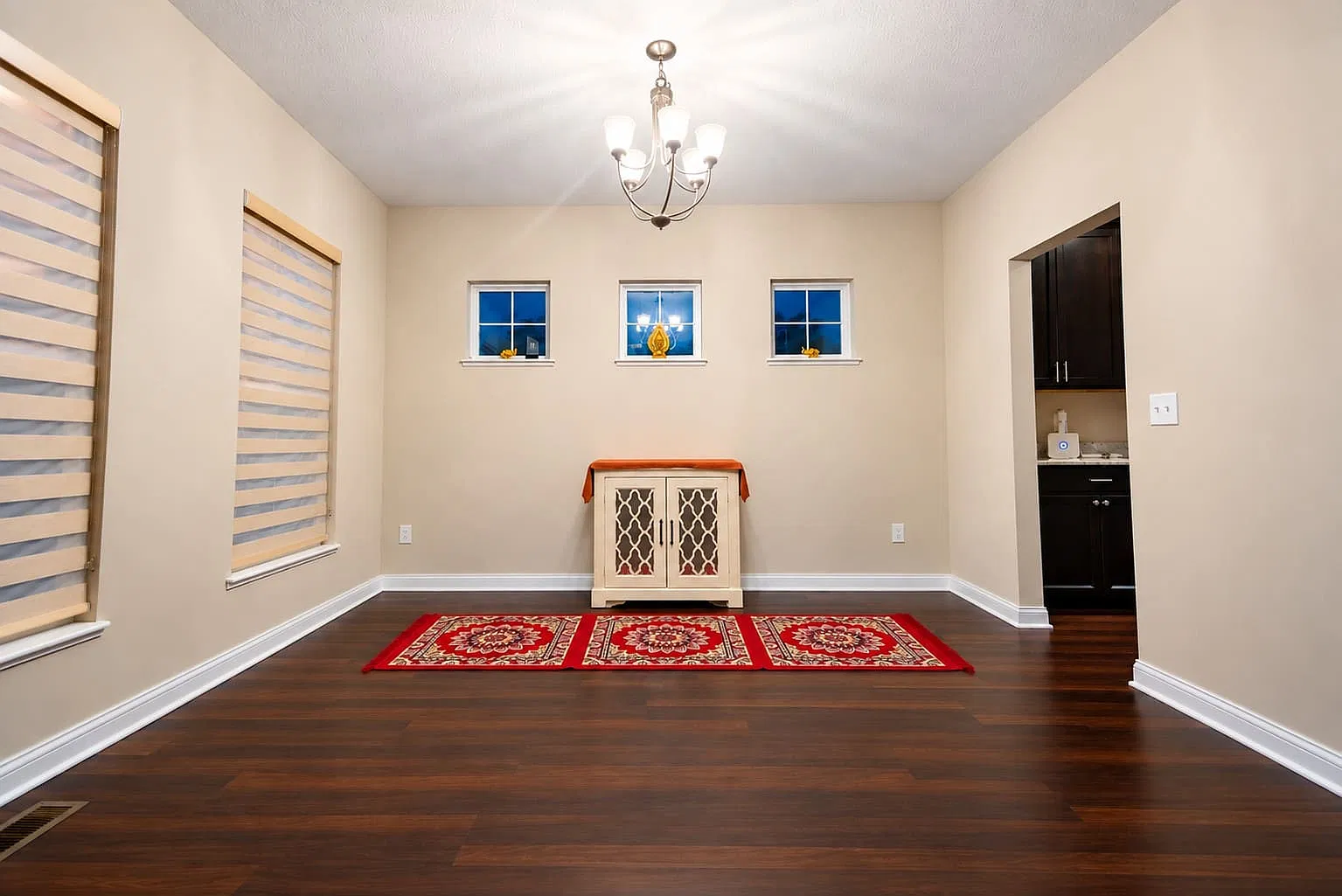 5 bed, 3933 sqft, $3,400 — Photo 3