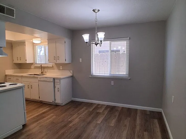 3319 E. Fairmont Ave. — Photo 7