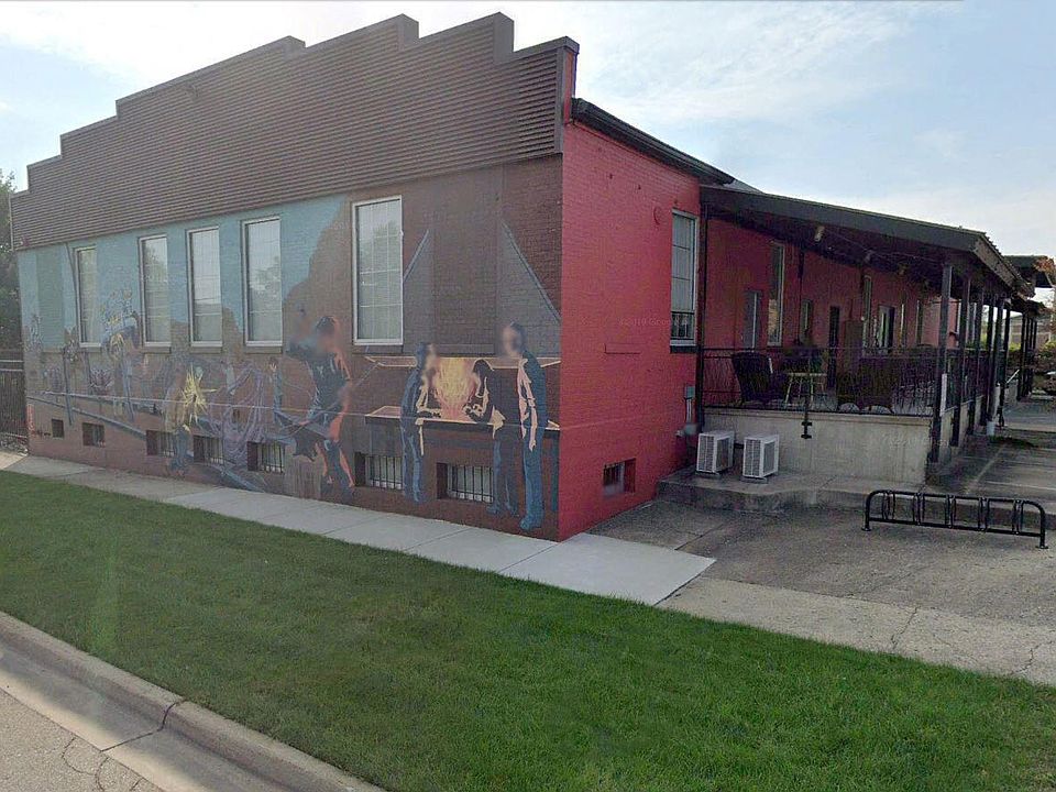 1st image of 512 E North St
