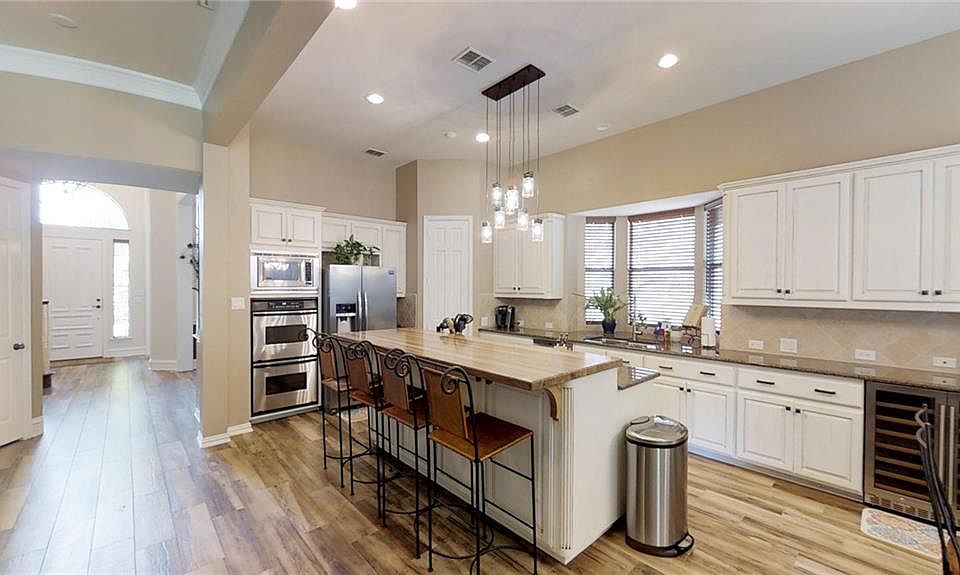 1st image of 3386 Castlewood Blvd