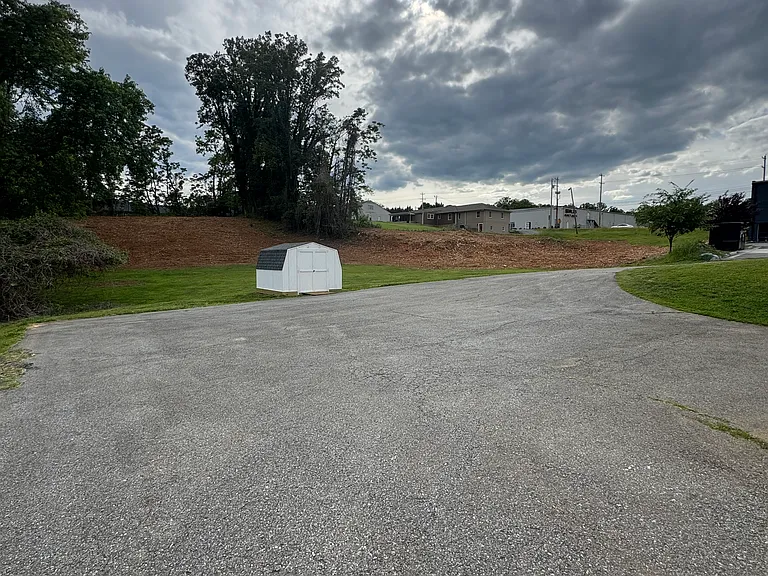 106 Bryant Rd — Photo 30