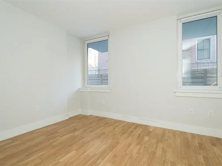 338 Harvard St #2 — Photo 10
