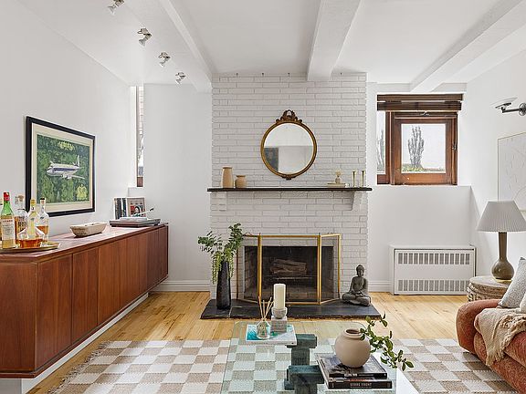 2nd image of 25 Joralemon St APT 4