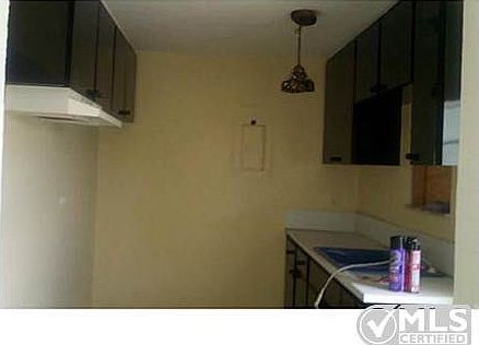 2nd image of 1071 W 25th St