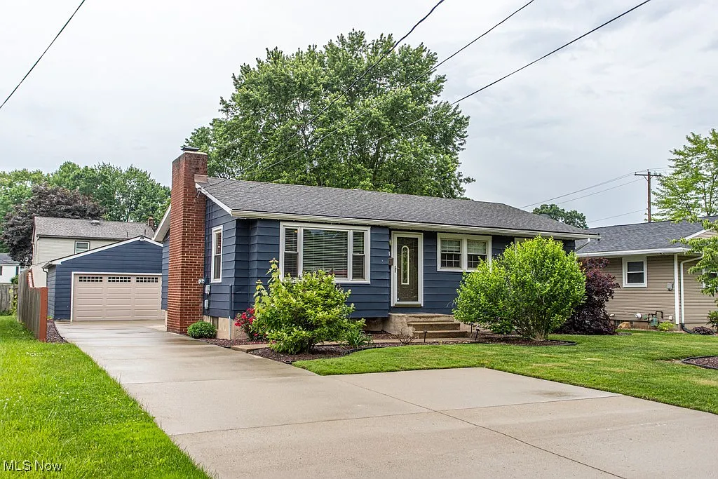 1805 Lealand Ave photo 1