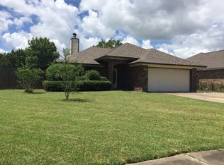 156 Silverbell Cir, Lake Jackson, TX 77566