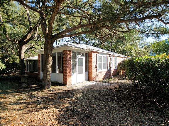 3rd image of 18 Gardner Dr