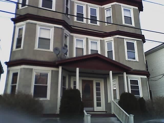 House streetview. You'd never know ocean right across road