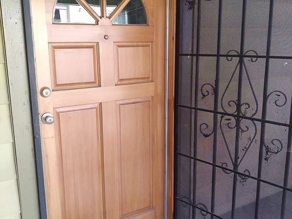 3rd image of 2400 S Saint Andrews Pl