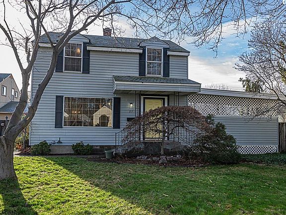 3rd image of 217 Jadwin Ave